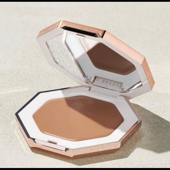 132-FENTY BEAUTY CHEEKS OUT FREESTYLE CREAM BRONZER BUTTA BISCUIT - Picture 2 of 7